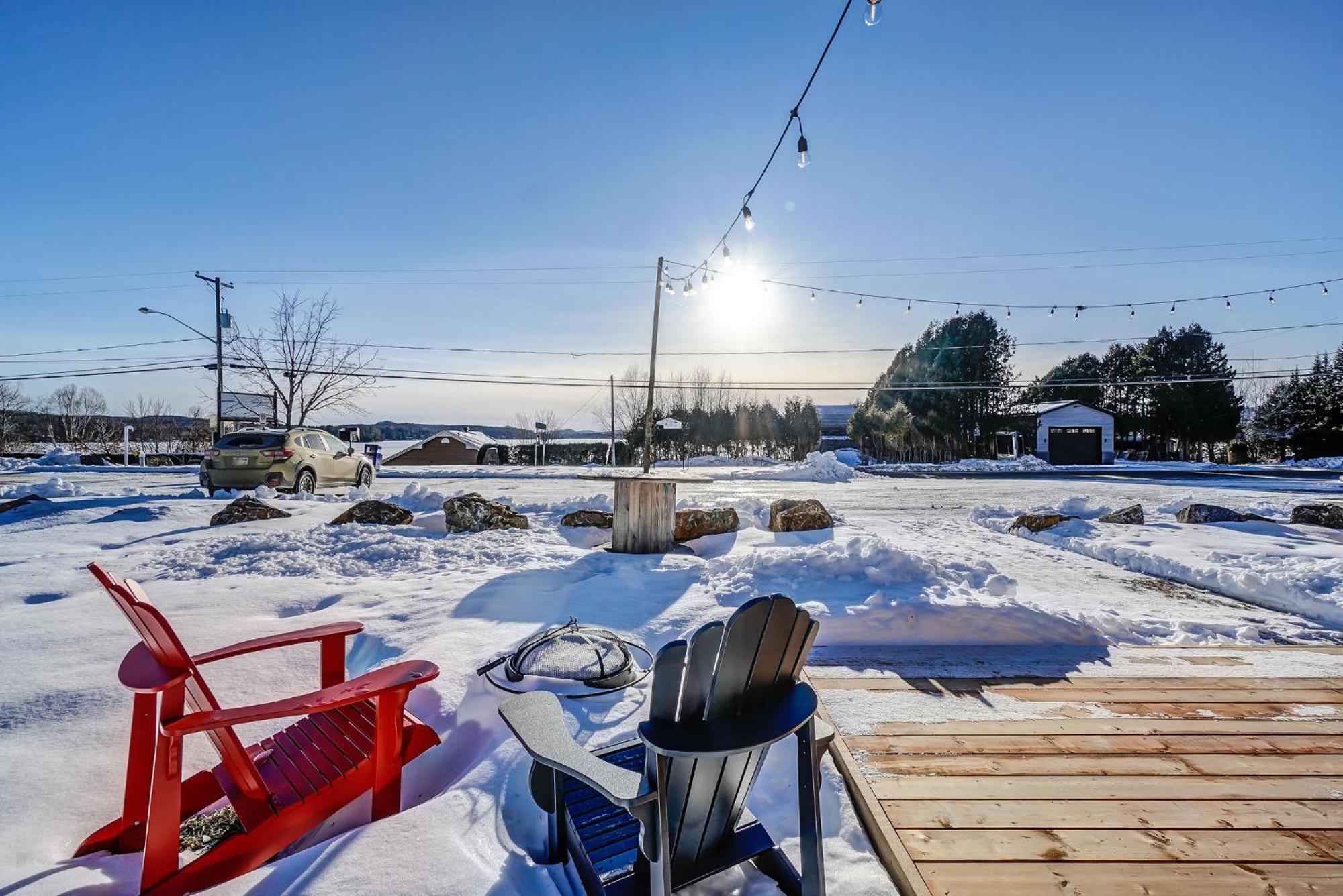 Your Cozy Cabin Retreat Saint-Remi-d'Amherst Exterior photo